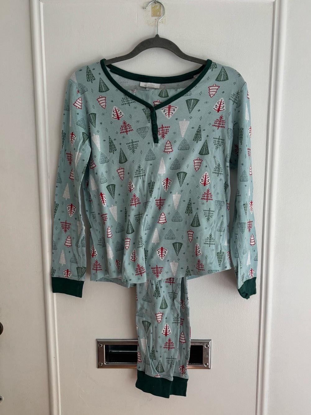 Women’s Holiday Tree Print Pajama Set - Light Teal & Green
